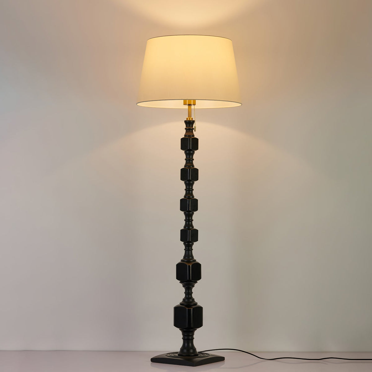 Hexas Floor Lamp ∅ 19.7″ x H 59.1″ / Black & White / US Plug Floor lamp