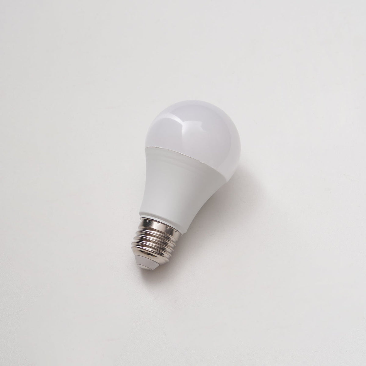 White LED Light E27 or E26 Bulb ∅ 2.5″ x H 5.1″ / No delivery if purchased separately 1001 Light source & accessories