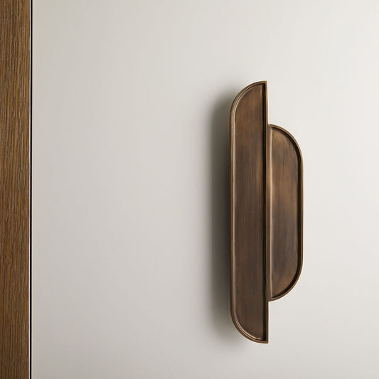 Kianna Credenza