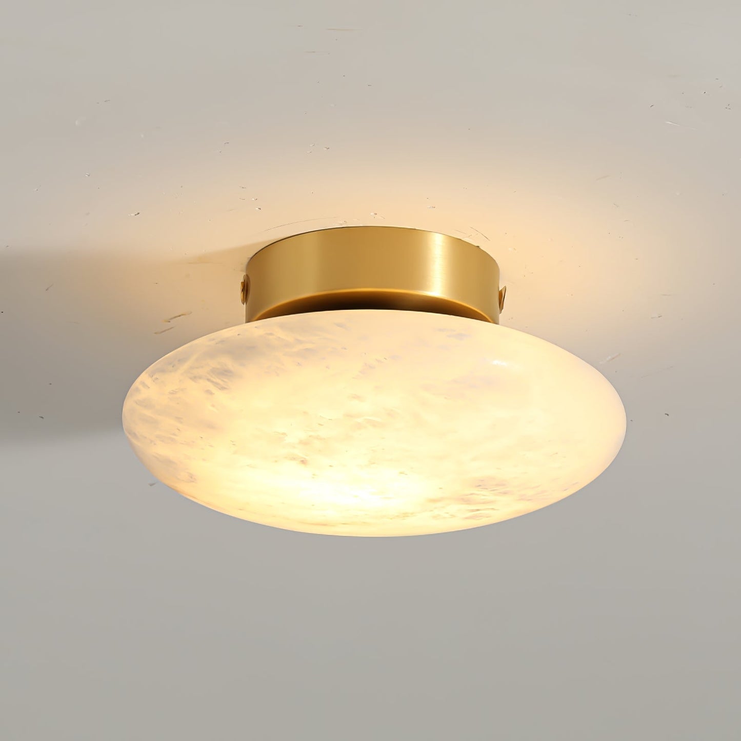 Alabaster Oval Ceiling Lamp ∅ 7.9″ x H 3.9″ / Brass & White / Warm Light Ceiling lamp