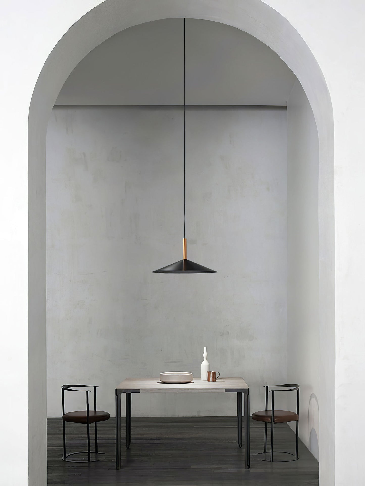 Altura Pendant Lamp ∅ 12.8″ x H 9.1″ / Black / Warm Light Pendant light