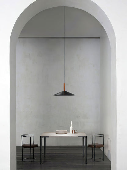 Altura Pendant Lamp ∅ 12.8″ x H 9.1″ / Black / Warm Light Pendant light