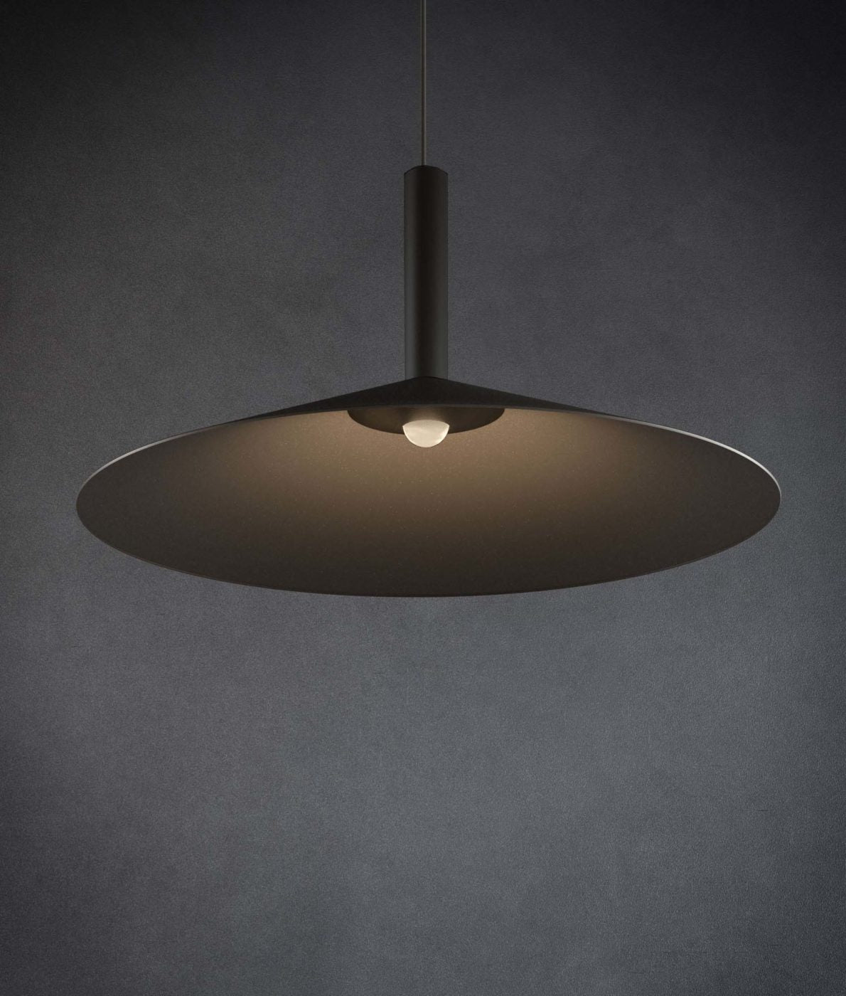 Altura Pendant Lamp ∅ 12.8″ x H 9.1″ / Black / Warm Light Pendant light