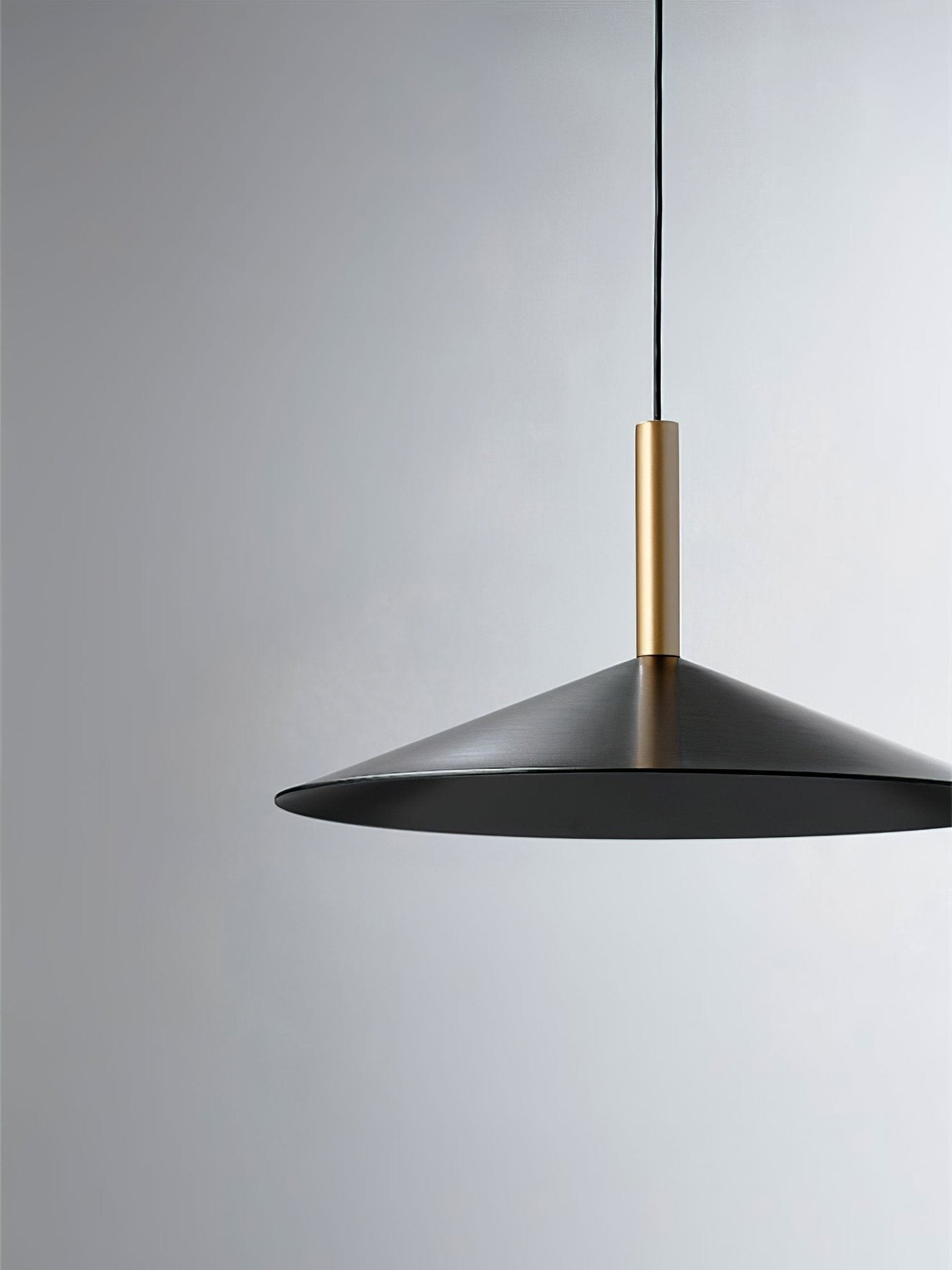 Altura Pendant Lamp ∅ 12.8″ x H 9.1″ / Black / Warm Light Pendant light