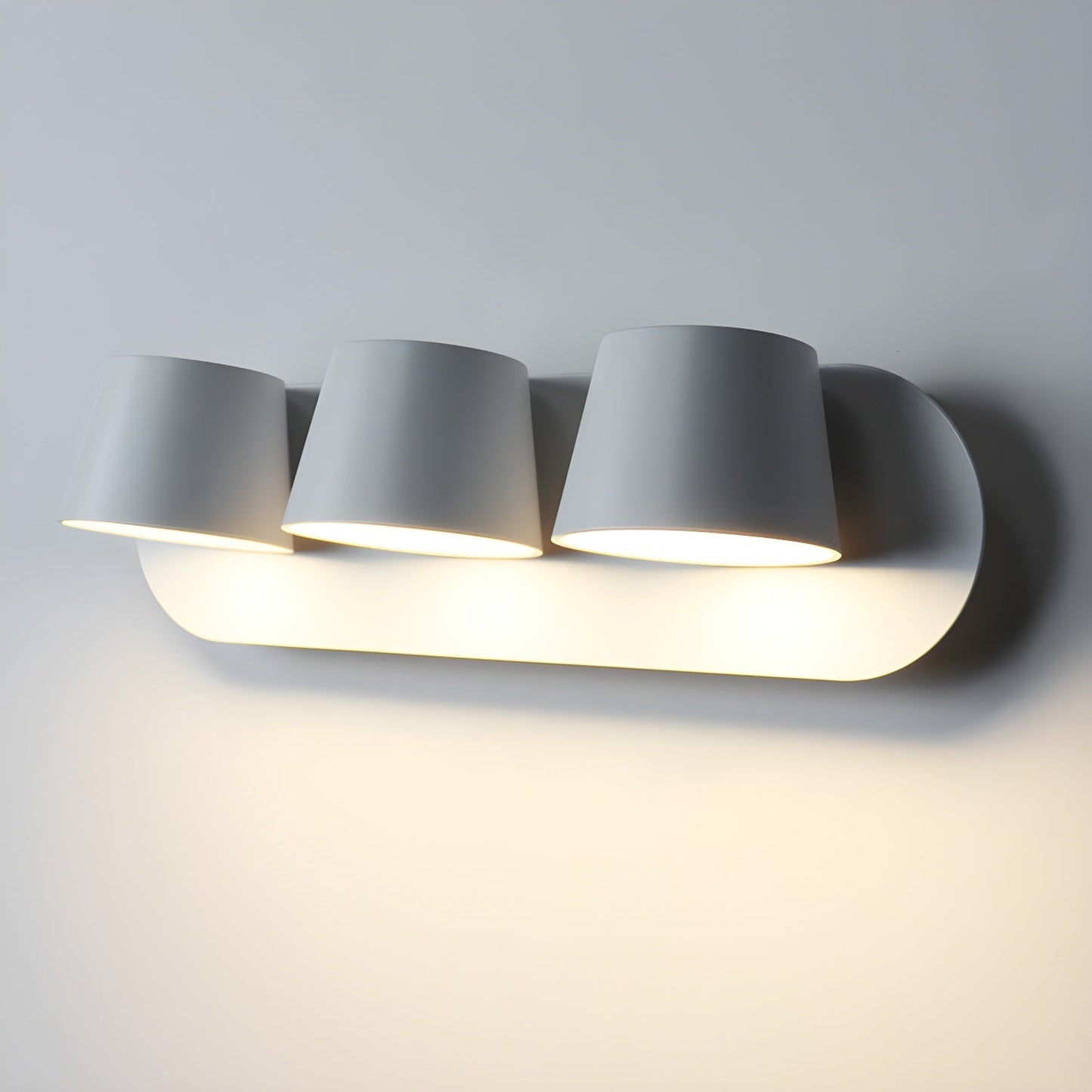 Angle Adjustable Reading Wall Lamp 3-Light: ∅ 15″ x H 3.9″ / White / Warm Light Wall lamp