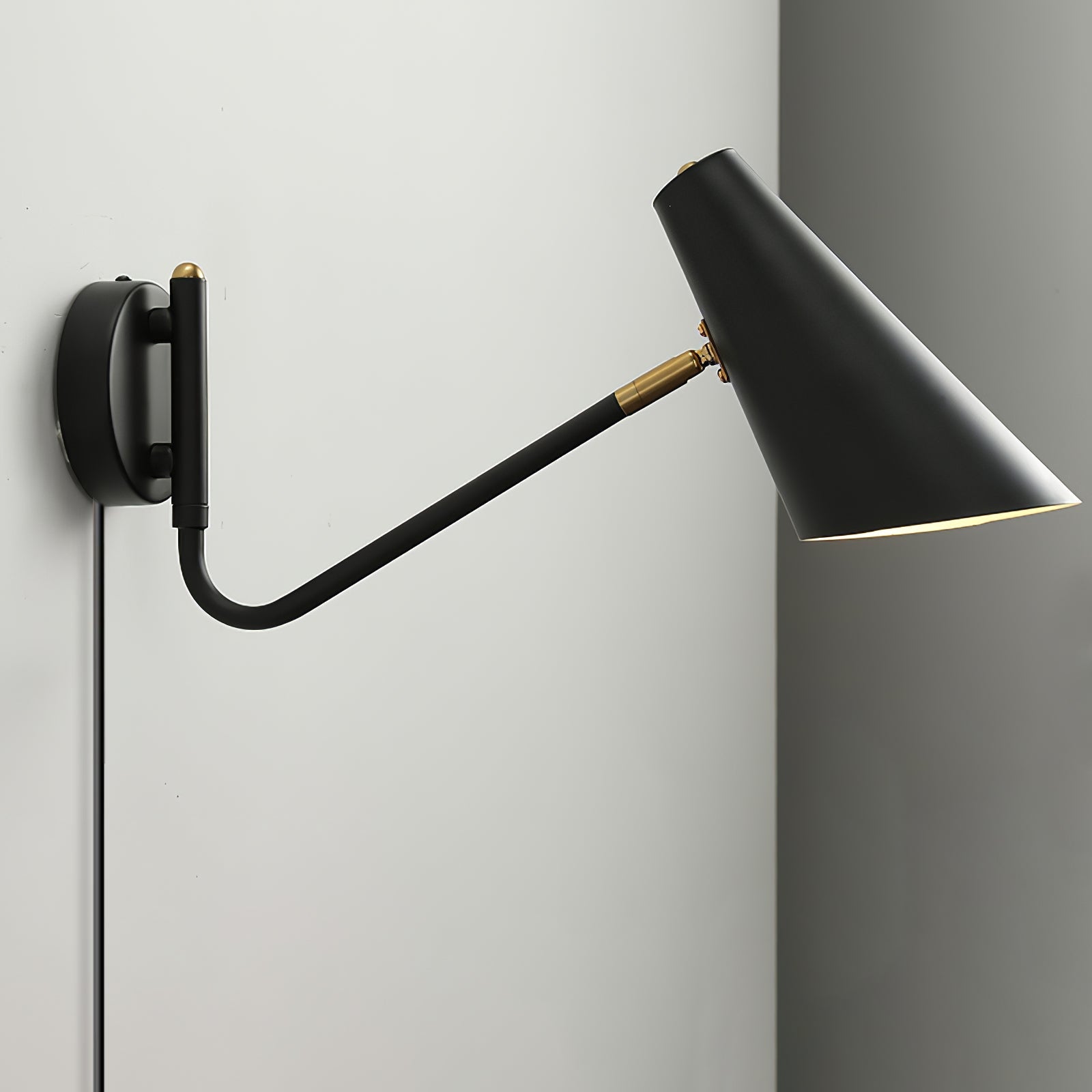 Apex Plug-in Wall Sconce Wall lamp