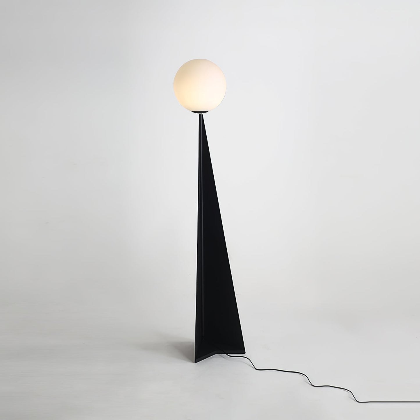 Apex Sphere Floor Lamp ∅ 11.8″ x H 66.9″ / Dia 30cm x H 170cm / Black & White / US Plug Floor lamp