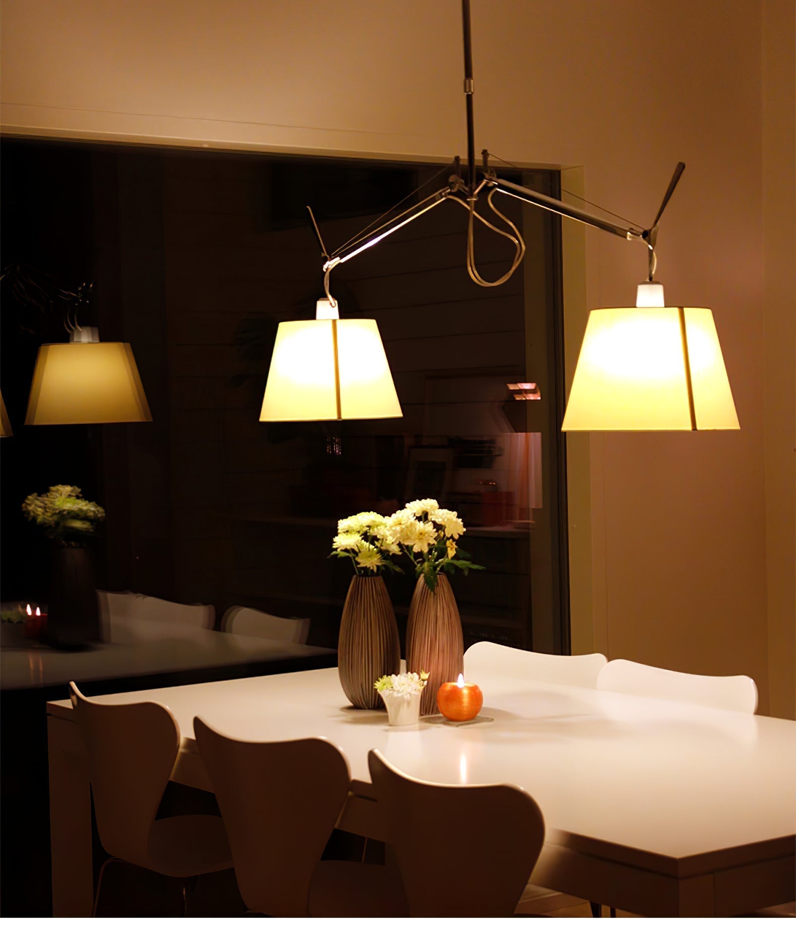 Arcadia Shade Pendant Lamp ∅ 47.2″ x H 35.4-51.2″ / Chrome & White Pendant light