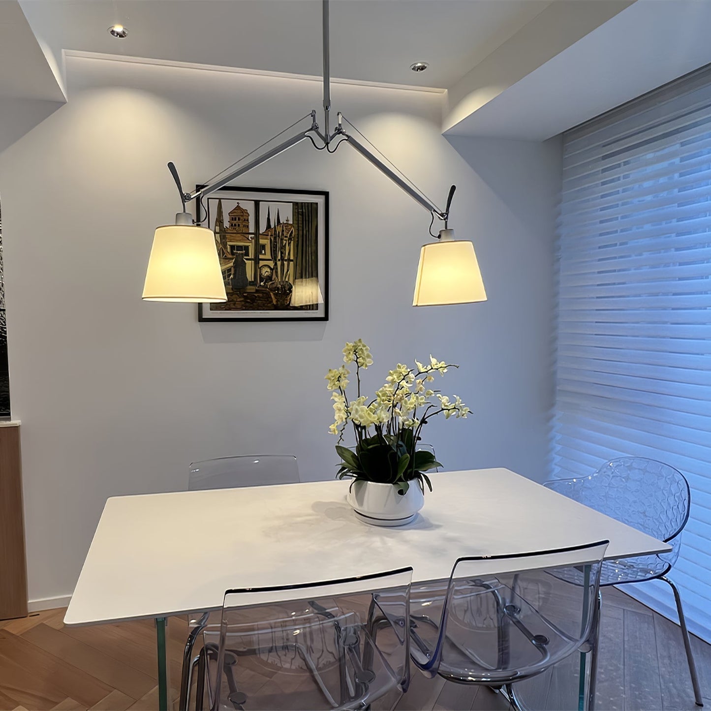 Arcadia Shade Pendant Lamp ∅ 47.2″ x H 35.4-51.2″ / Chrome & White Pendant light