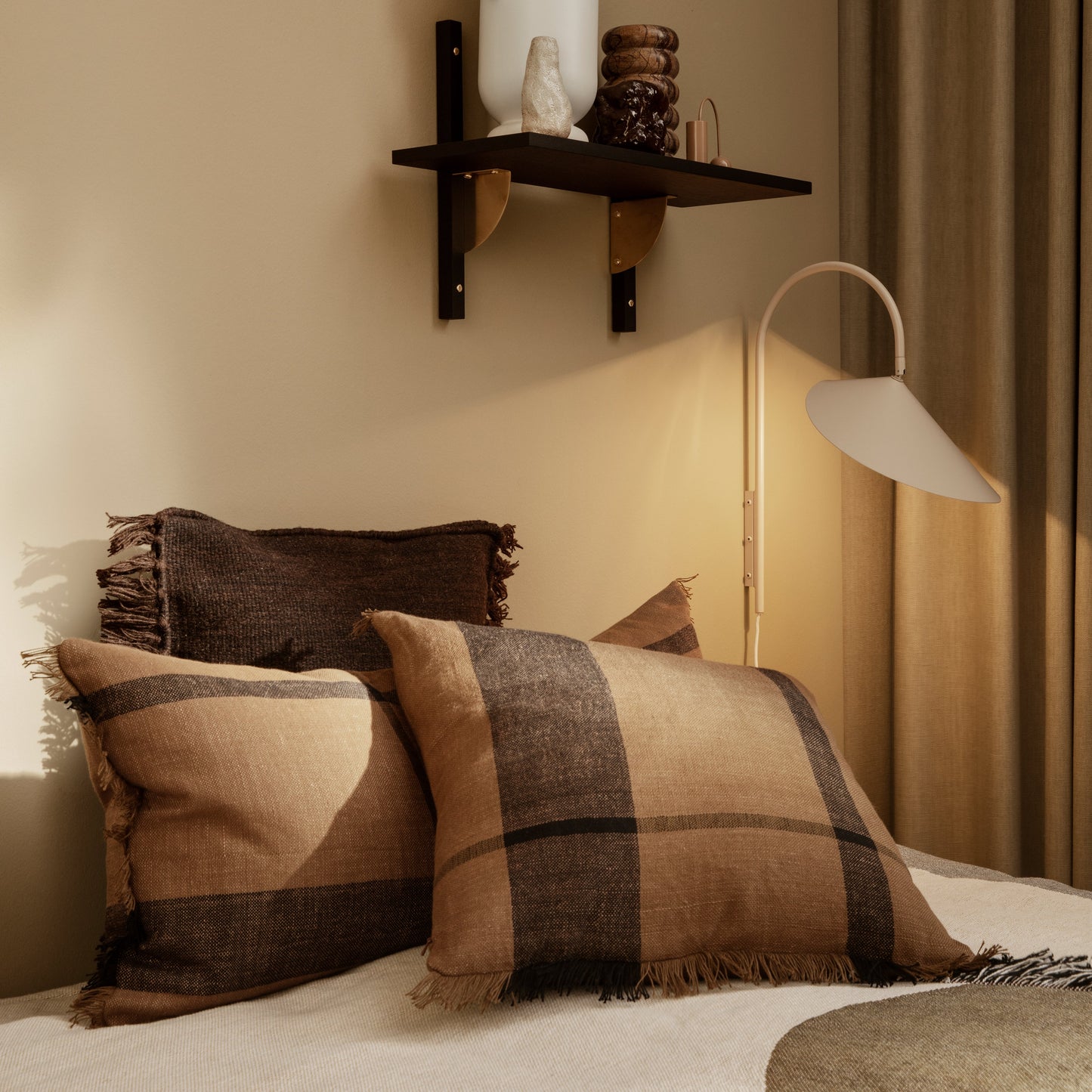Alocasia Swivel Plug-in Wall Lamp