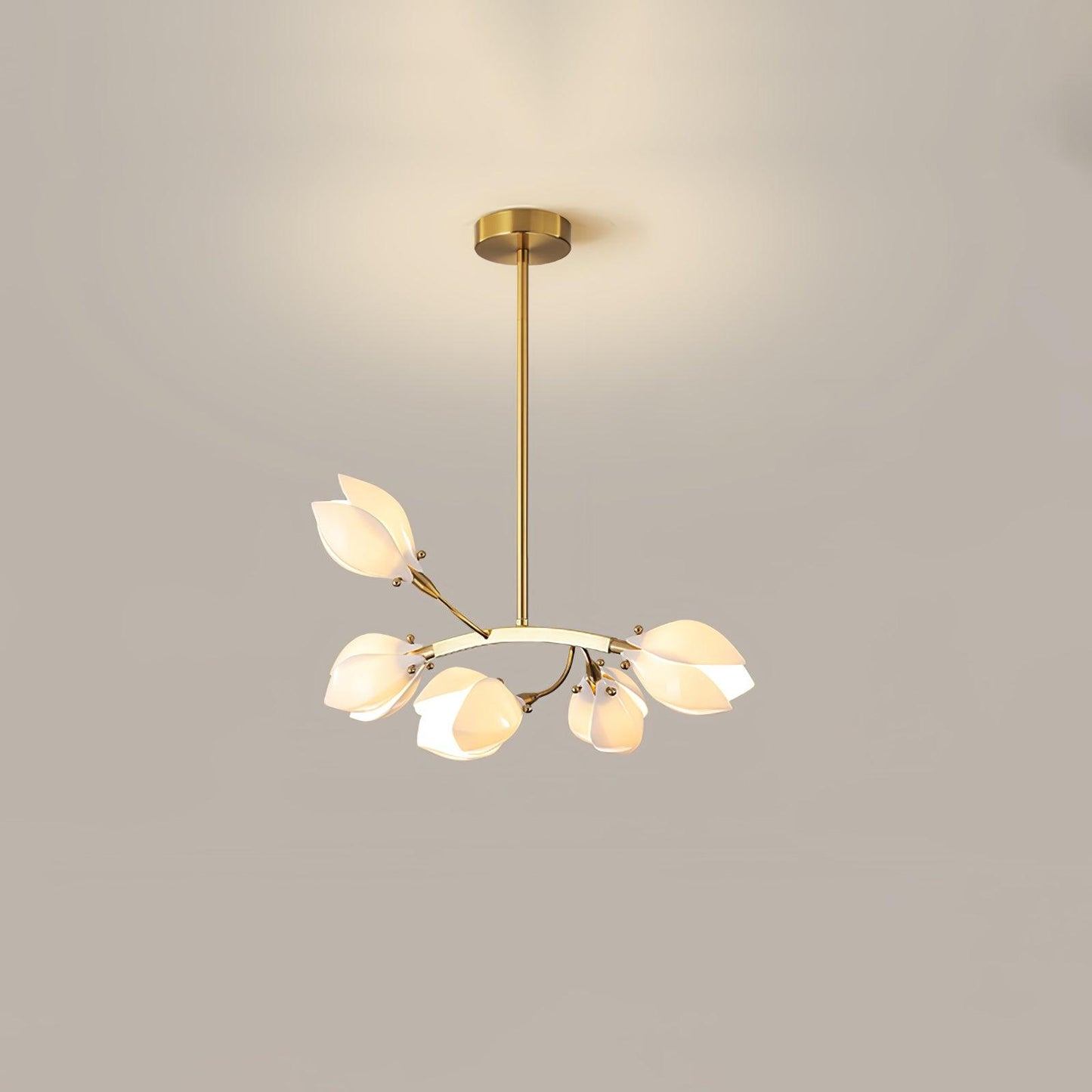 Porcelain Magnolia Chandelier 5 heads L 19.7″ x W 15.7″ x H 11.8″ / L 50cm x 40cm x H 30cm / Gold & White Ceramic