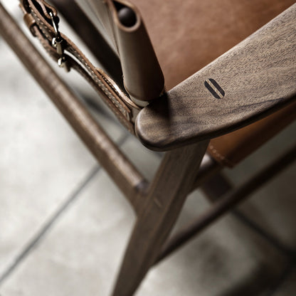 BM1106 Hunstman Chair