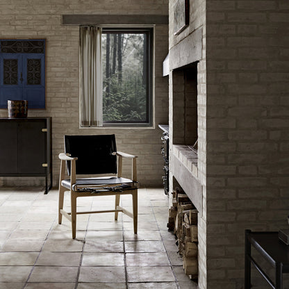 BM1106 Hunstman Chair