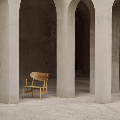 CH22 Lounge Chair