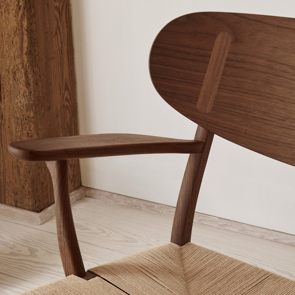 CH22 Lounge Chair