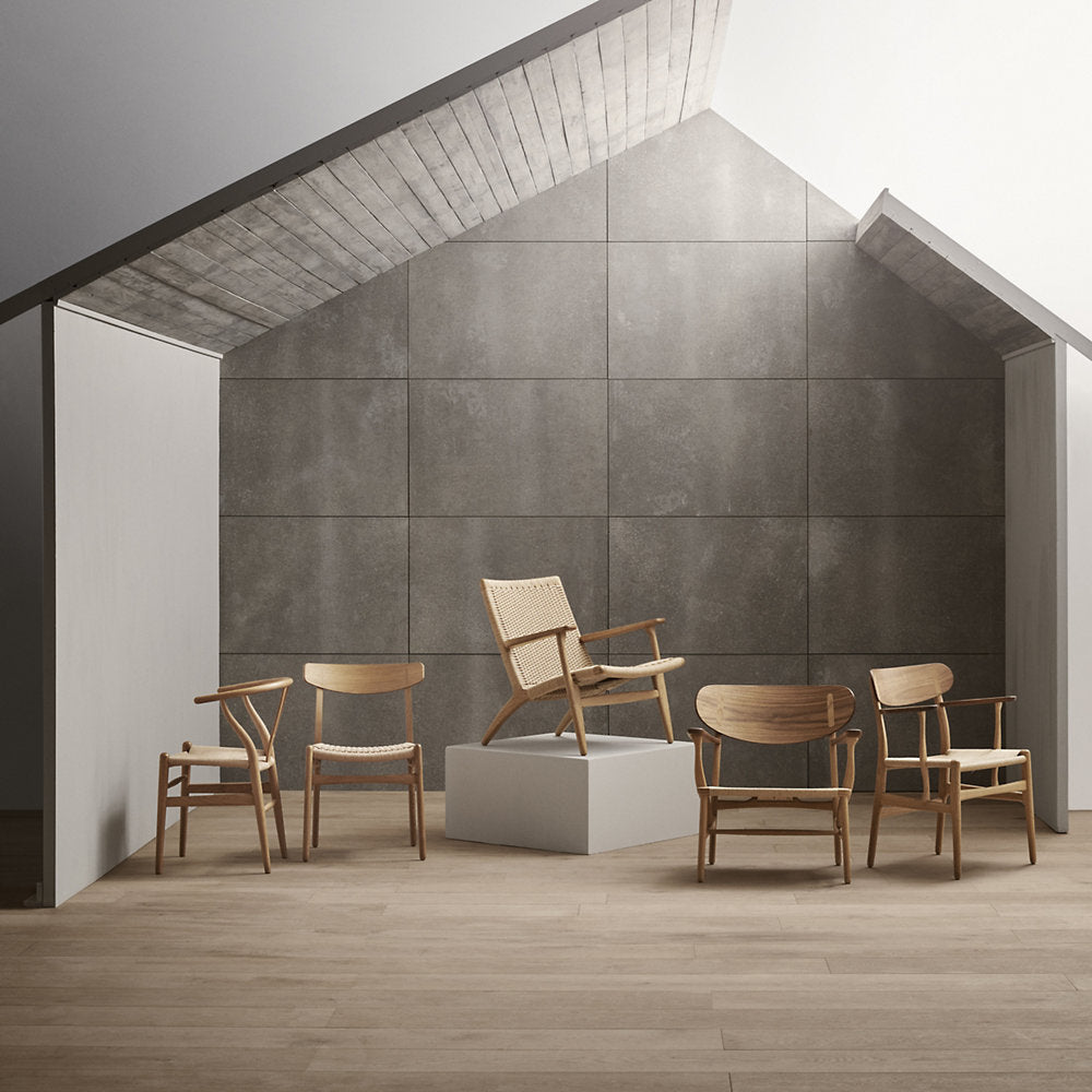 CH22 Lounge Chair