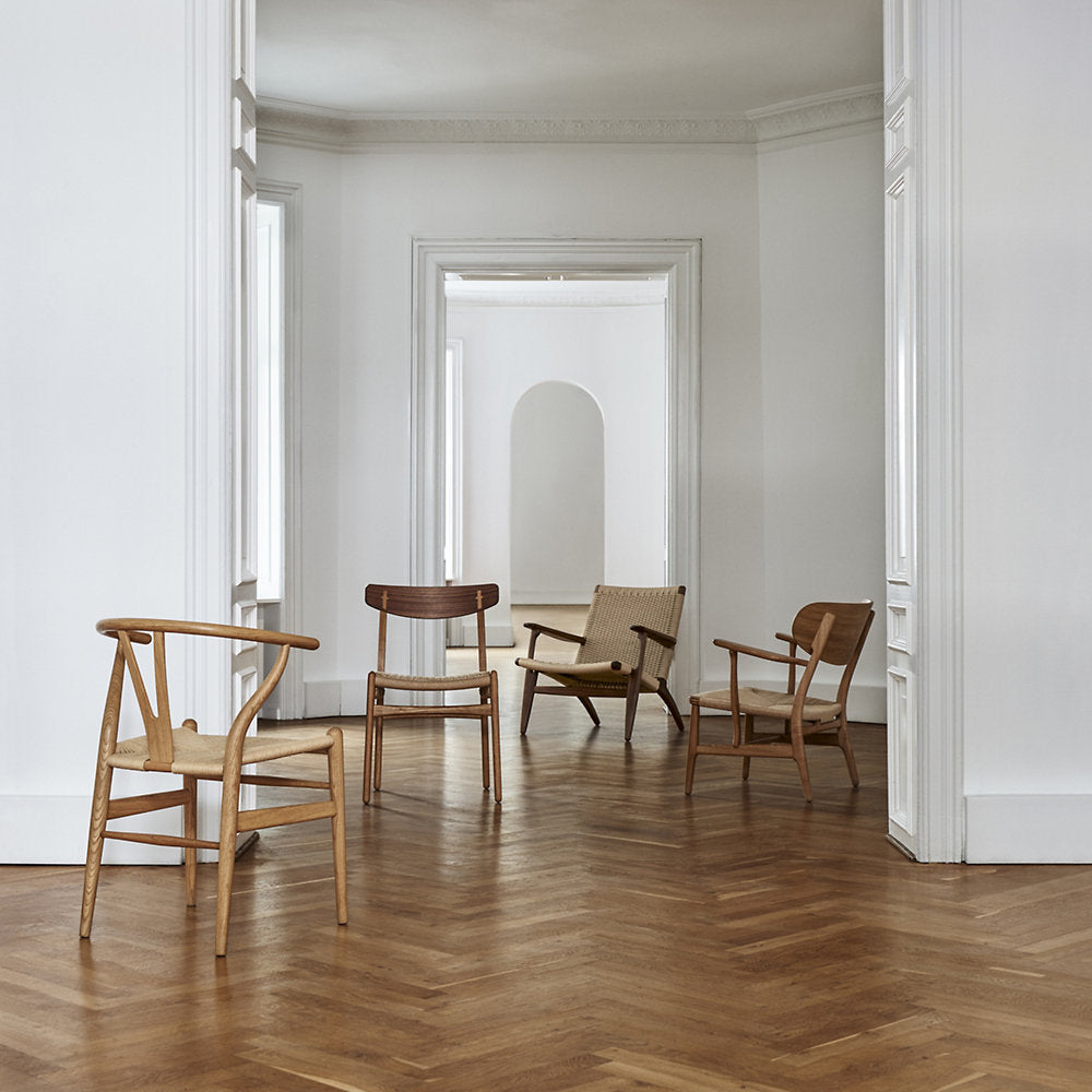 CH22 Lounge Chair