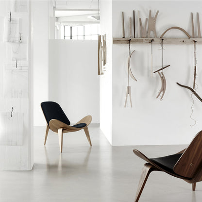 CH07 Lounge Chair