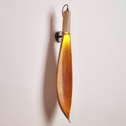 Cocoa Leaf Wall Sconce ∅ 5.1″ x H 33.5″ / Dia 13cm x H 85cm / Nature cocoa / 1 Piece Wall lamp