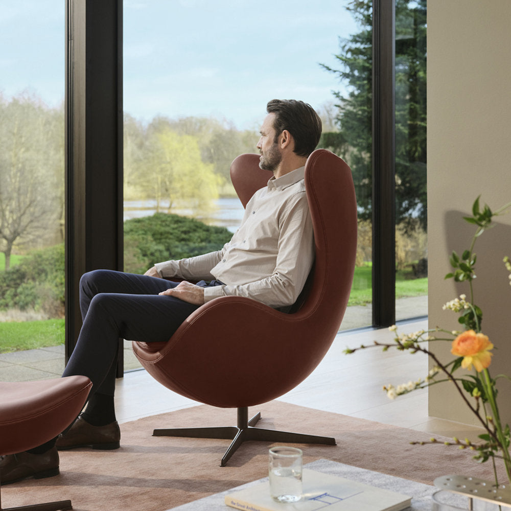 Egg Leather Swivel Chair