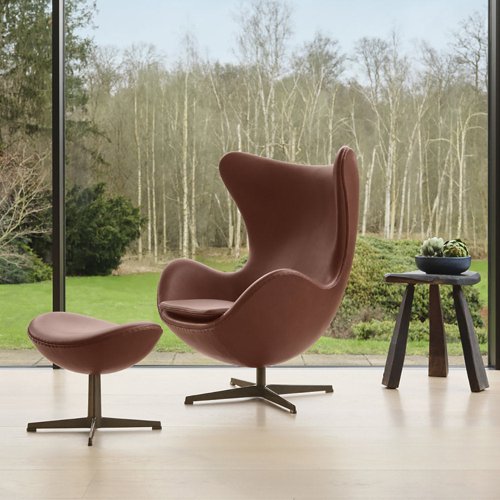 Egg Leather Swivel Chair