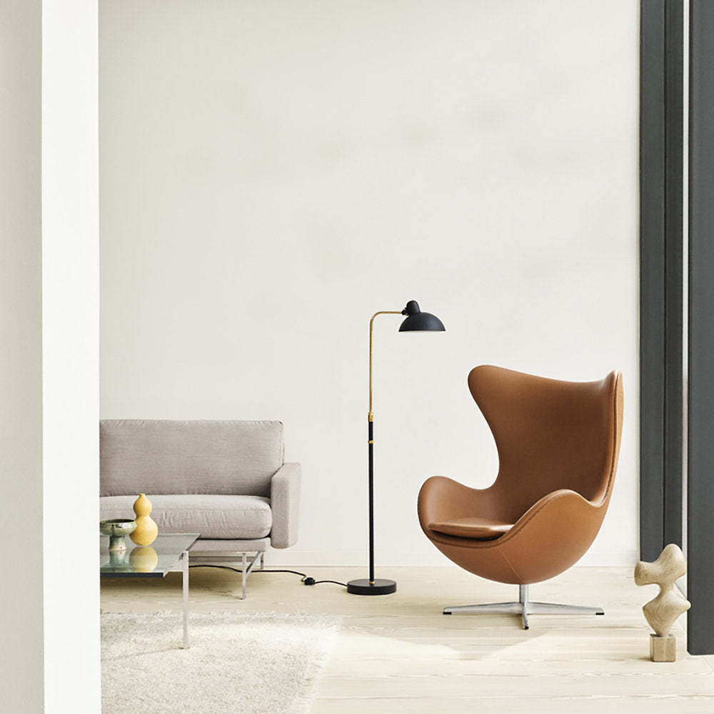 Egg Leather Swivel Chair