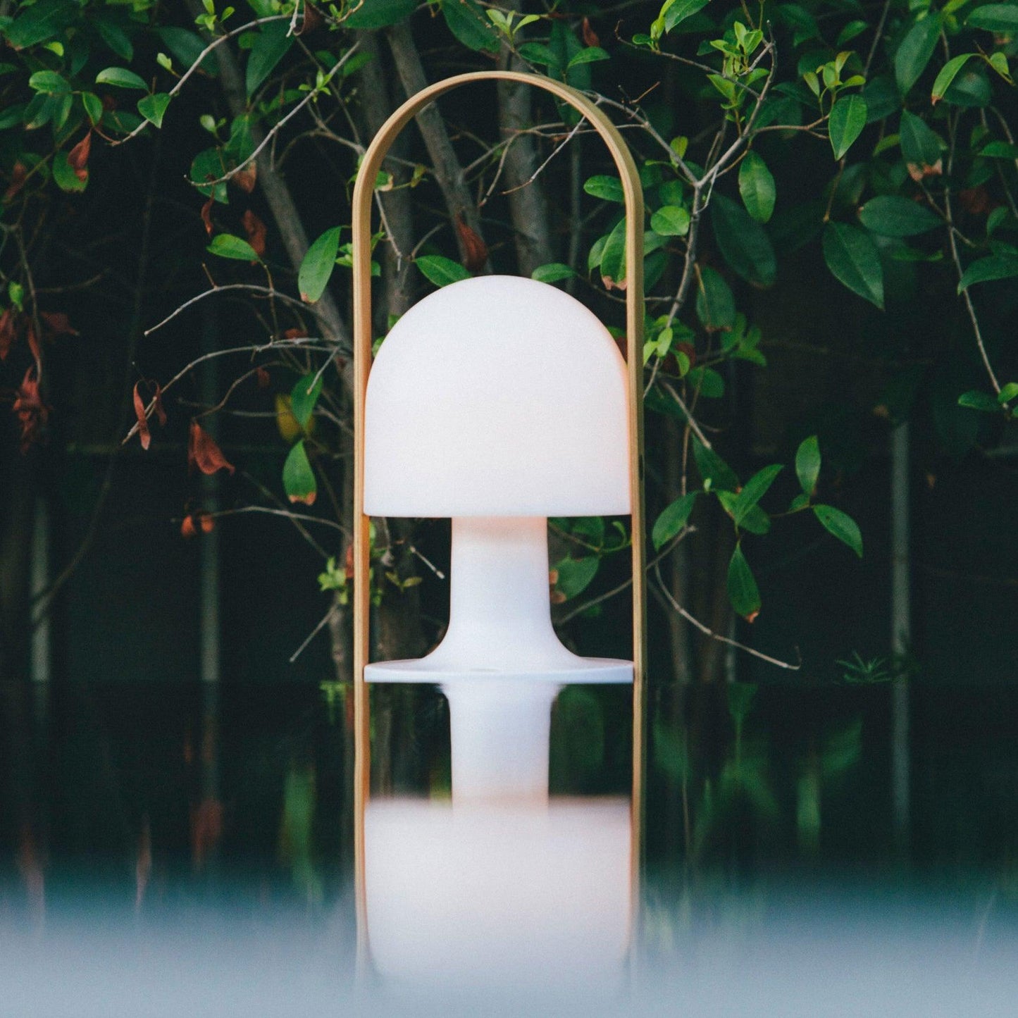 Portable Glass Charging Table Lamp ∅ 8.3″ x H 20.9″ / Dia 21cm x H 53cm / White / Charge Table lamp