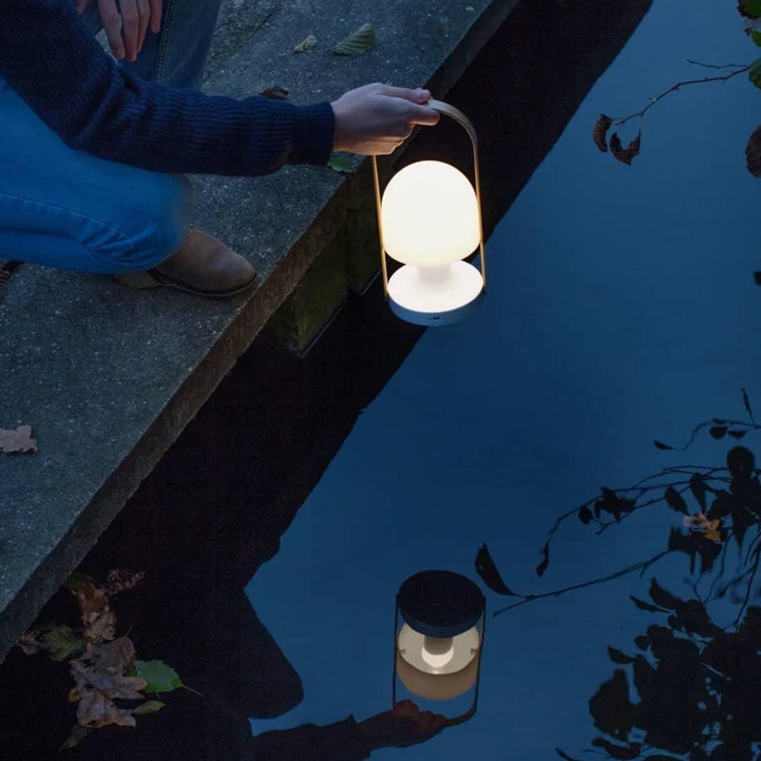 Portable Glass Charging Table Lamp ∅ 8.3″ x H 20.9″ / Dia 21cm x H 53cm / White / Charge Table lamp
