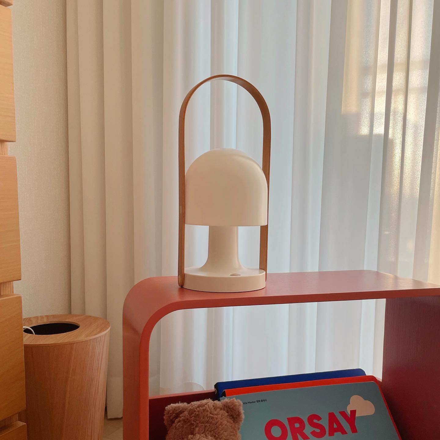Portable Glass Charging Table Lamp ∅ 8.3″ x H 20.9″ / Dia 21cm x H 53cm / White / Charge Table lamp