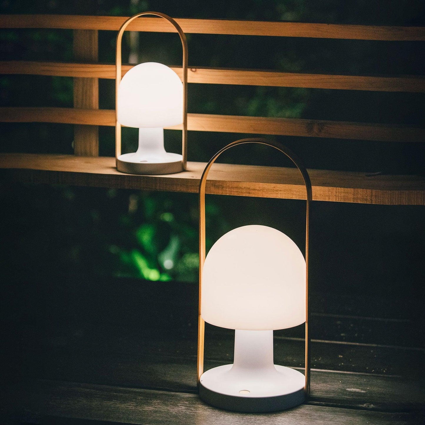 Portable Glass Charging Table Lamp ∅ 8.3″ x H 20.9″ / Dia 21cm x H 53cm / White / Charge Table lamp