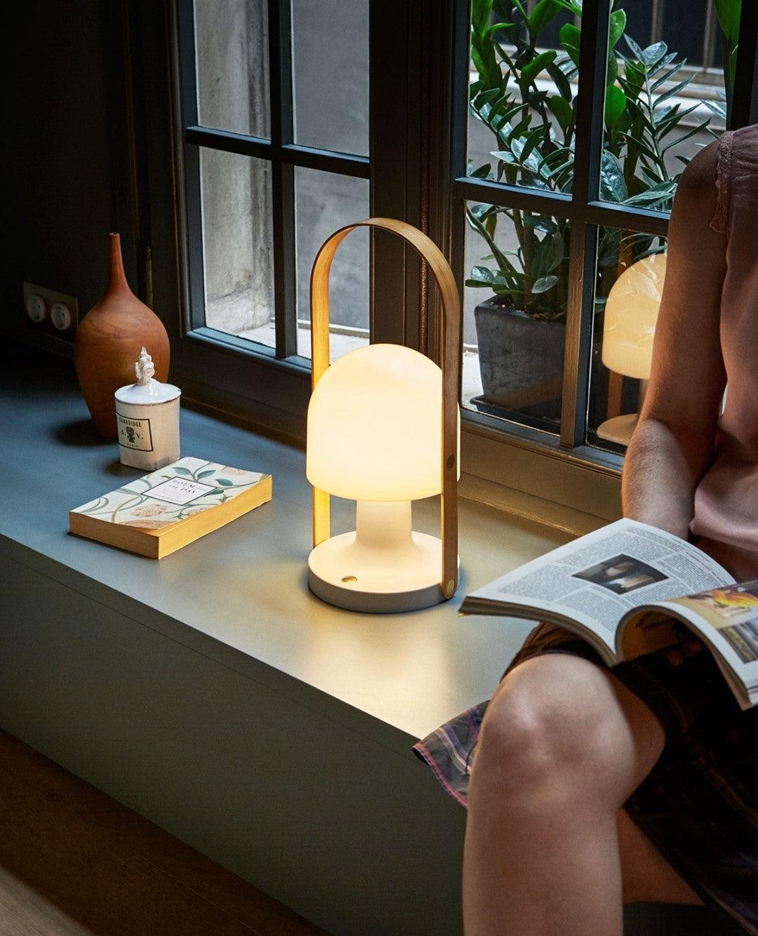 Portable Glass Charging Table Lamp ∅ 8.3″ x H 20.9″ / Dia 21cm x H 53cm / White / Charge Table lamp