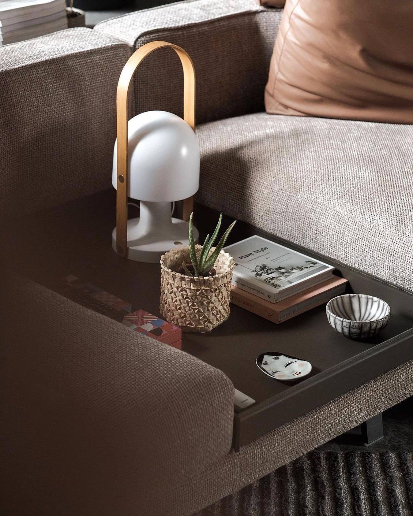 Portable Glass Charging Table Lamp ∅ 8.3″ x H 20.9″ / Dia 21cm x H 53cm / White / Charge Table lamp