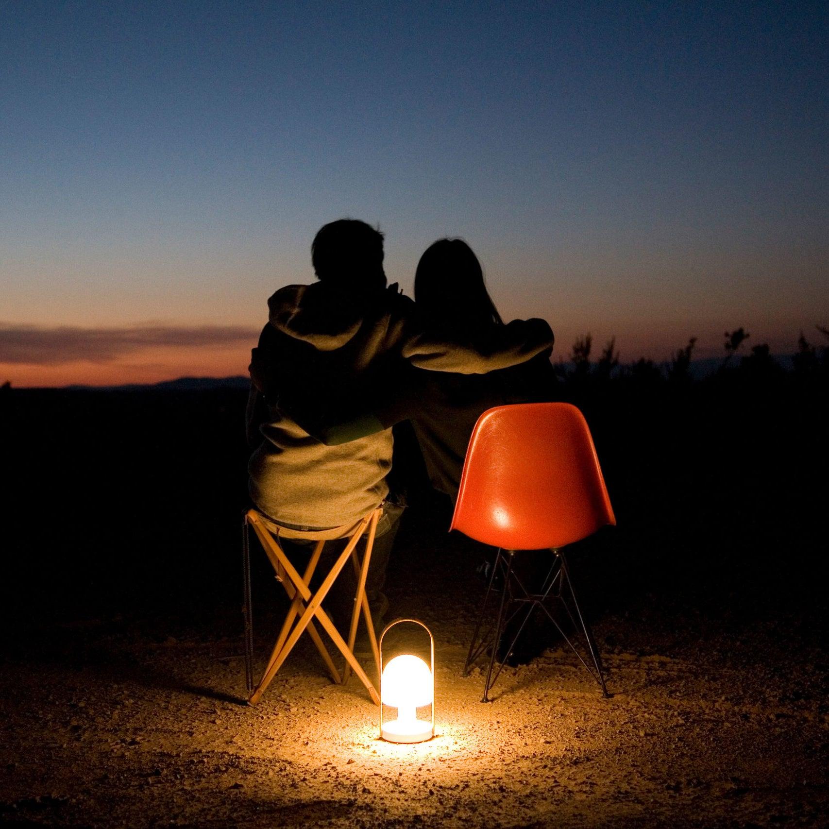 Portable Glass Charging Table Lamp ∅ 8.3″ x H 20.9″ / Dia 21cm x H 53cm / White / Charge Table lamp