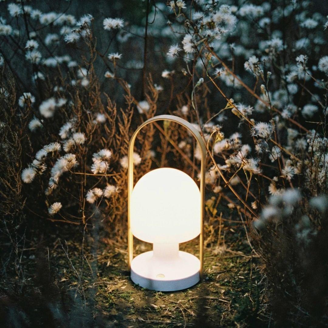 Portable Glass Charging Table Lamp ∅ 8.3″ x H 20.9″ / Dia 21cm x H 53cm / White / Charge Table lamp