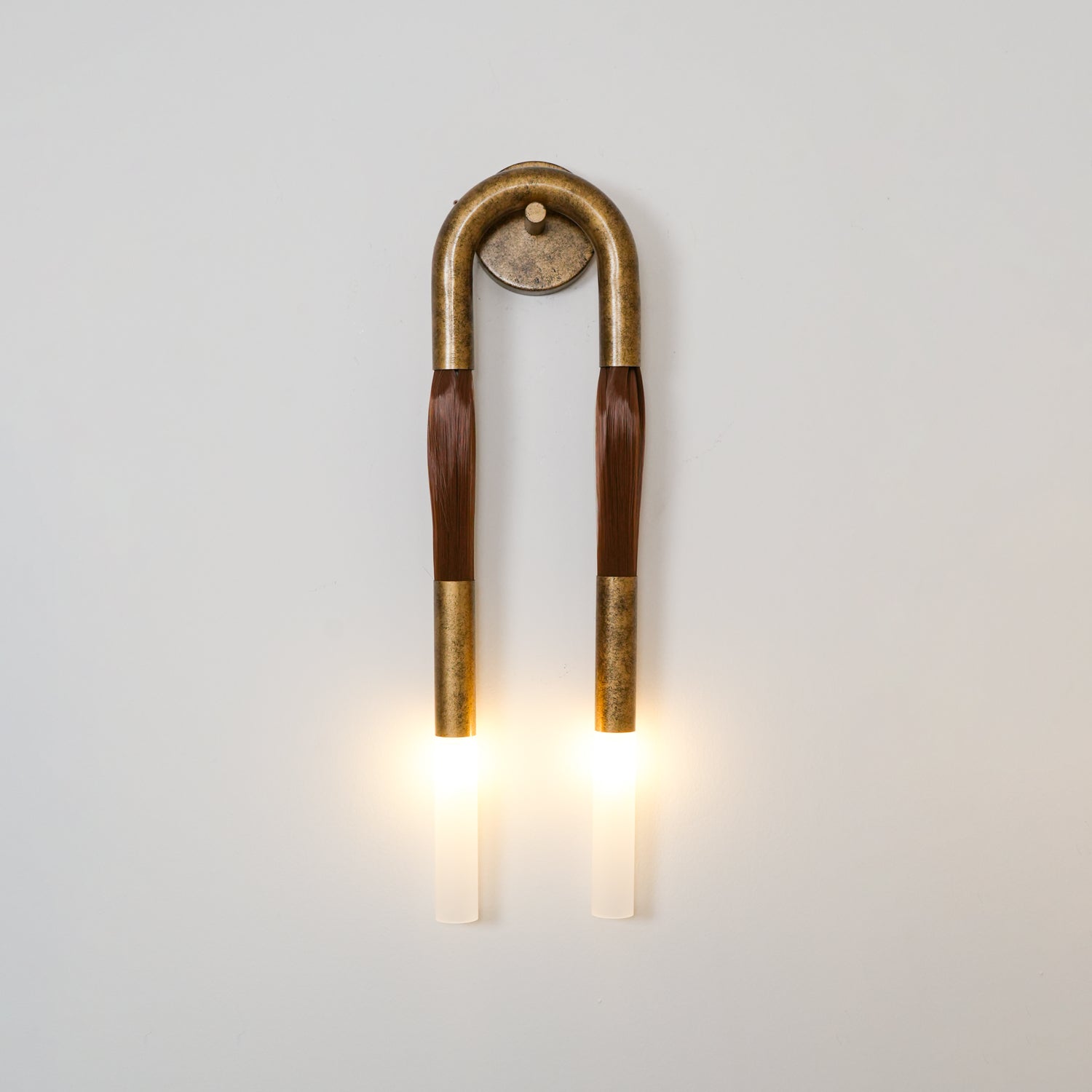 Horsehair Wall Lamp ∅ 6.3″ x H 25.6″ / Dia 16cm x H 65cm / Brass / 1 Piece Wall lamp