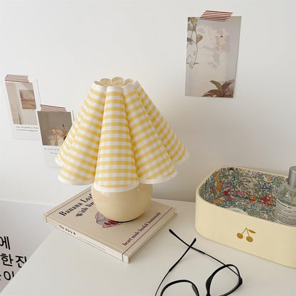 Kicsi Knife Pleat Table Lamp