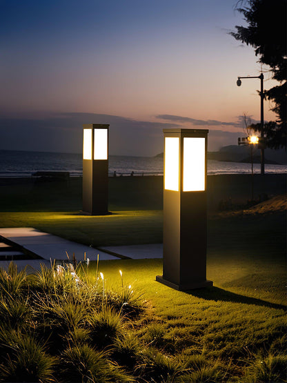 Kuzco Bollard Outdoor Light ∅ 5.5″ x H 23.6″ / Dia 14cm x H 60cm / Black / Warm Light Outdoor Lighting