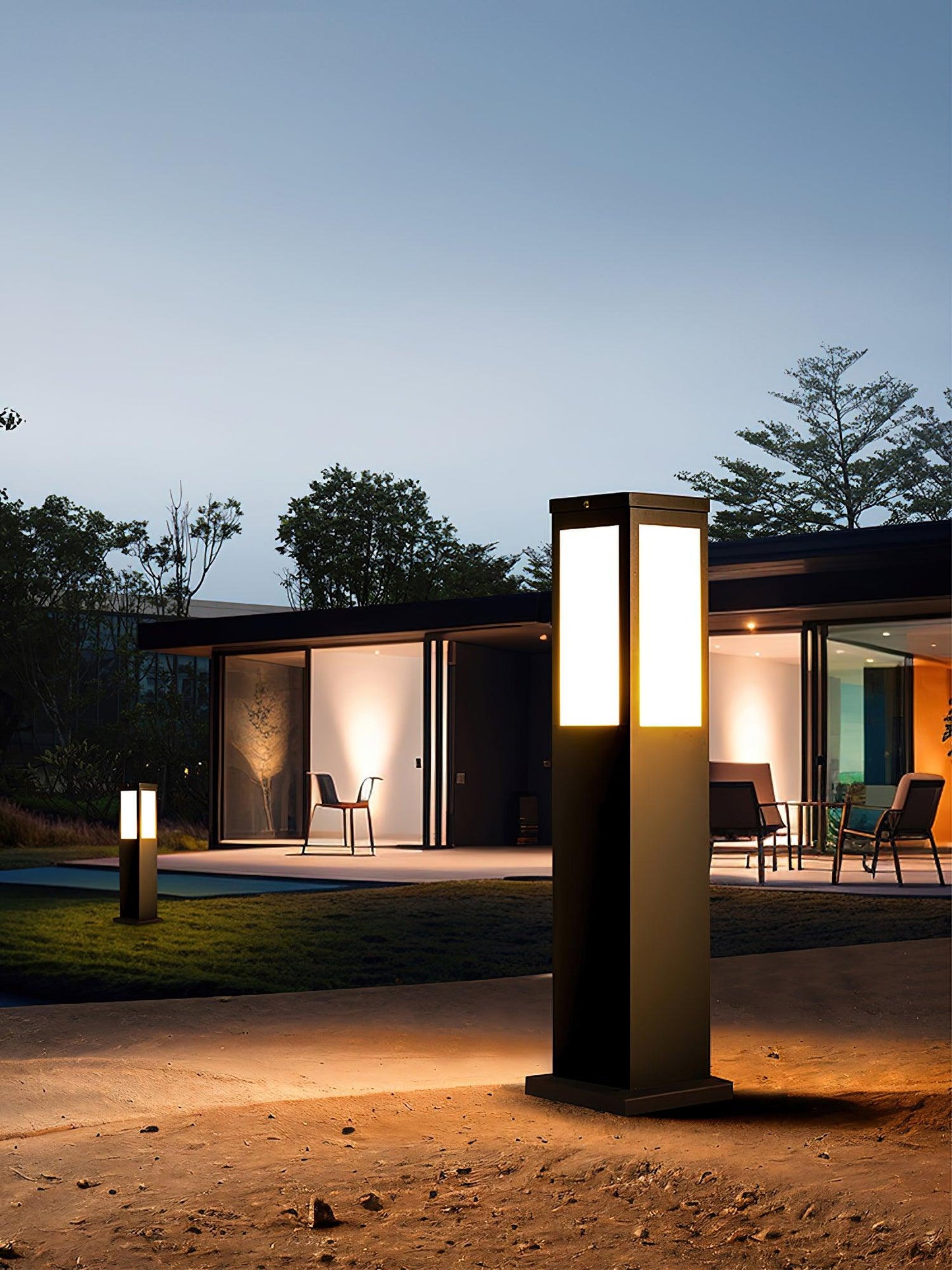 Kuzco Bollard Outdoor Light ∅ 5.5″ x H 23.6″ / Dia 14cm x H 60cm / Black / Warm Light Outdoor Lighting