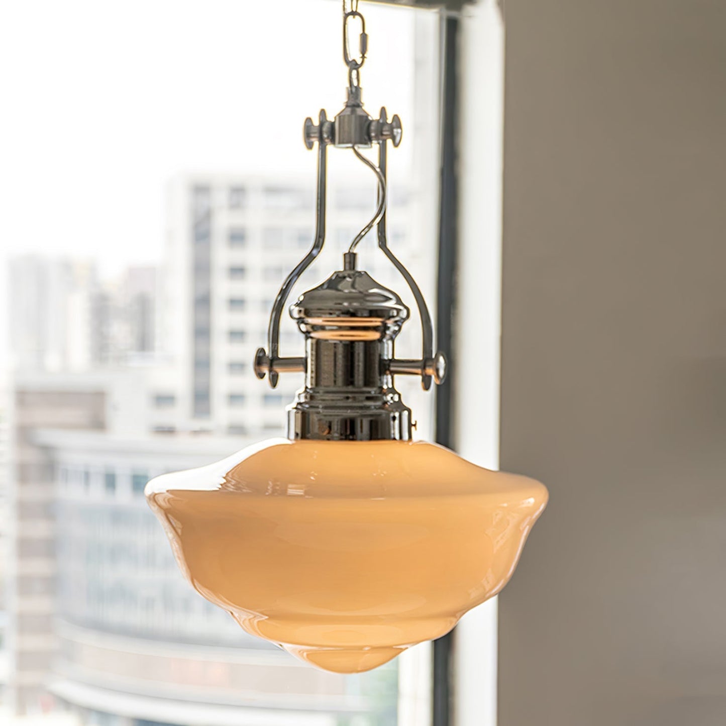 Lavagna Schoolhouse Pendant Light ∅ 11.8″ x H 19.3″ / Dia 30cm x H 43cm / Chrome & White Pendant light
