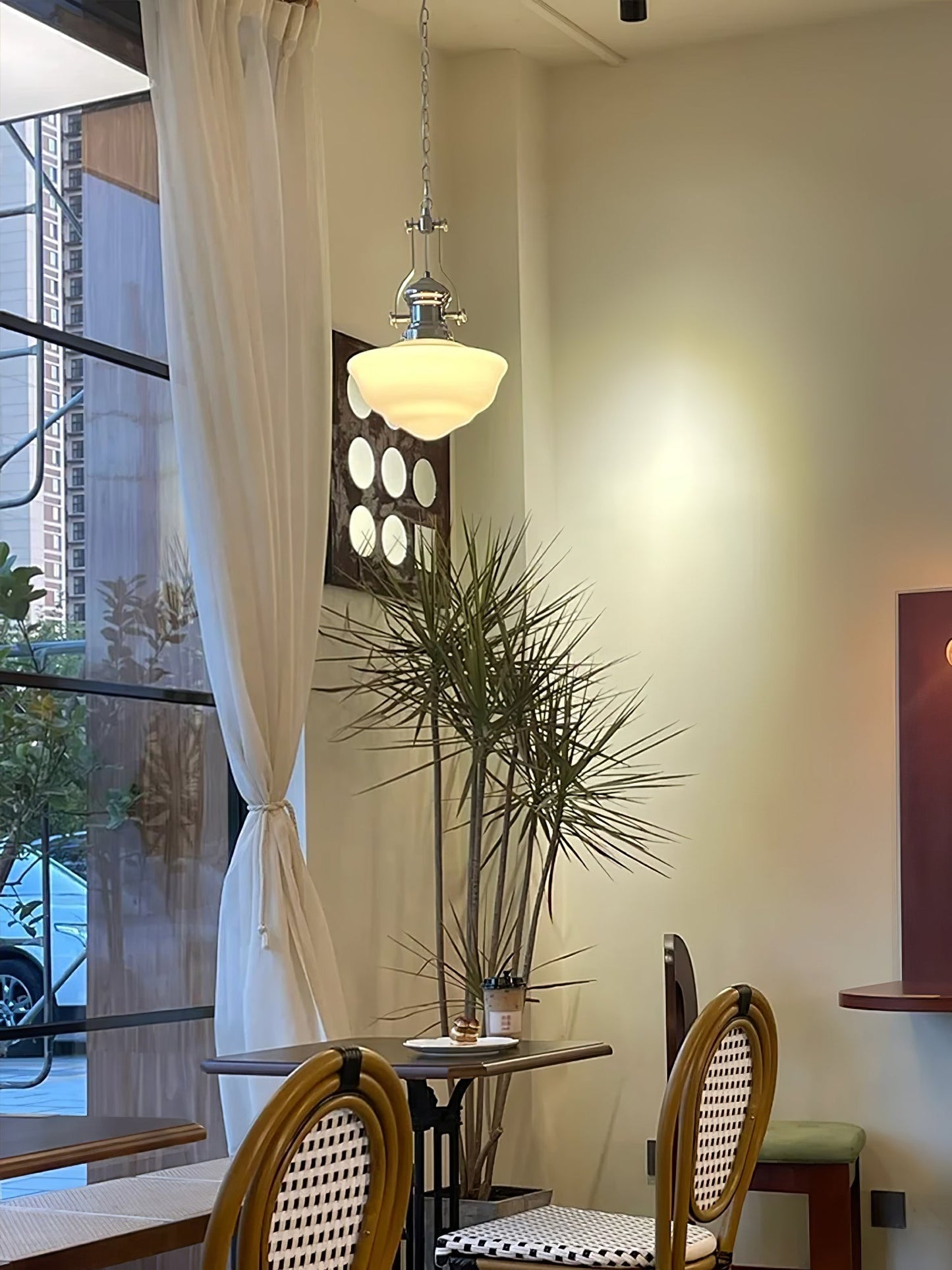 Lavagna Schoolhouse Pendant Light ∅ 11.8″ x H 19.3″ / Dia 30cm x H 43cm / Chrome & White Pendant light
