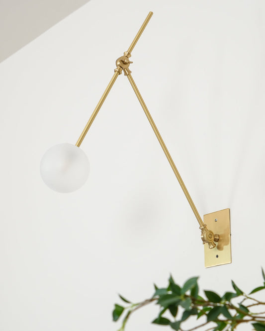 Auguri Wall Lamp W 5.9″x H 20.1″ / W 15cm x H 51cm / White & Brass Wall lamp