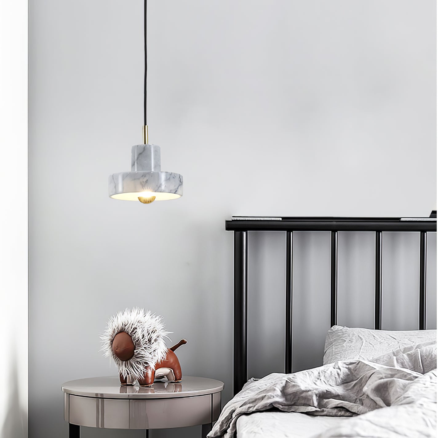 Marble Aura Pendant Lamp ∅ 7.1″ x H 6.3″ / Gold & White / Warm Light Pendant light