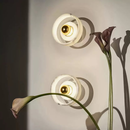 Marble Aura Wall Lamp ∅ 7.1″ x H 4.3″ / Gold & White / Warm Light Wall lamp