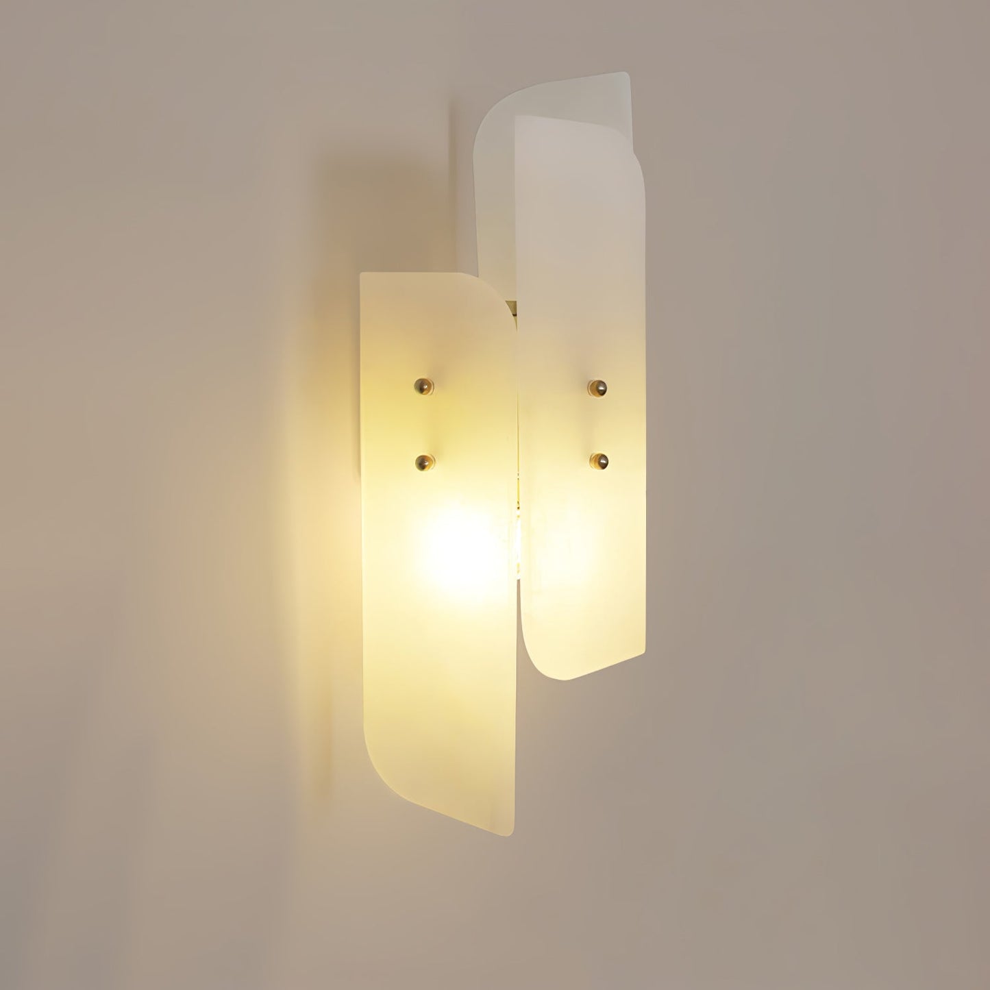 Megalith Alabaster Wall Light ∅ 5.9″ x H 15.7″ / Dia 15cm x H 40cm / Brass & White / Single Wall lamp