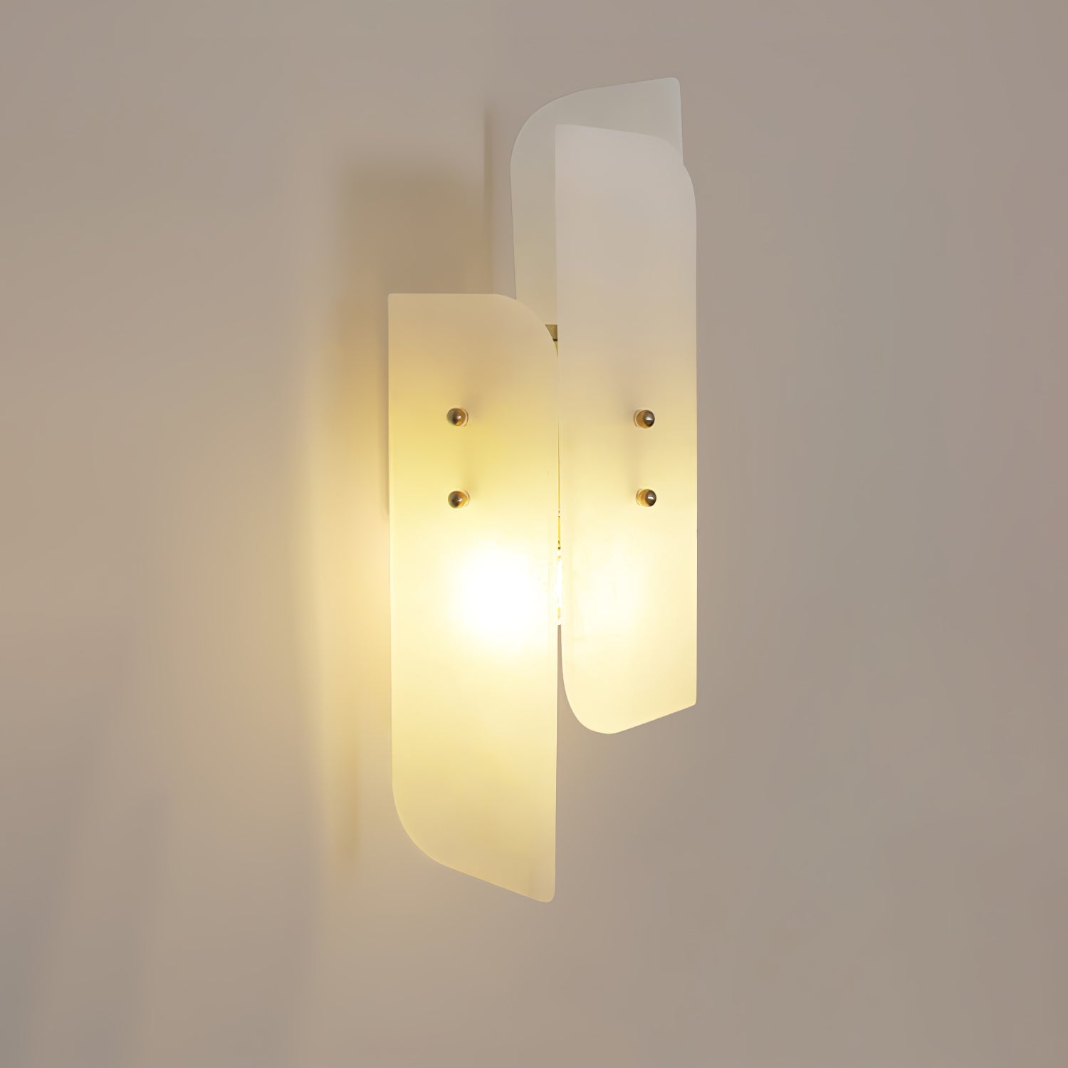 Megalith Alabaster Wall Light ∅ 5.9″ x H 15.7″ / Dia 15cm x H 40cm / Brass & White / Single Wall lamp