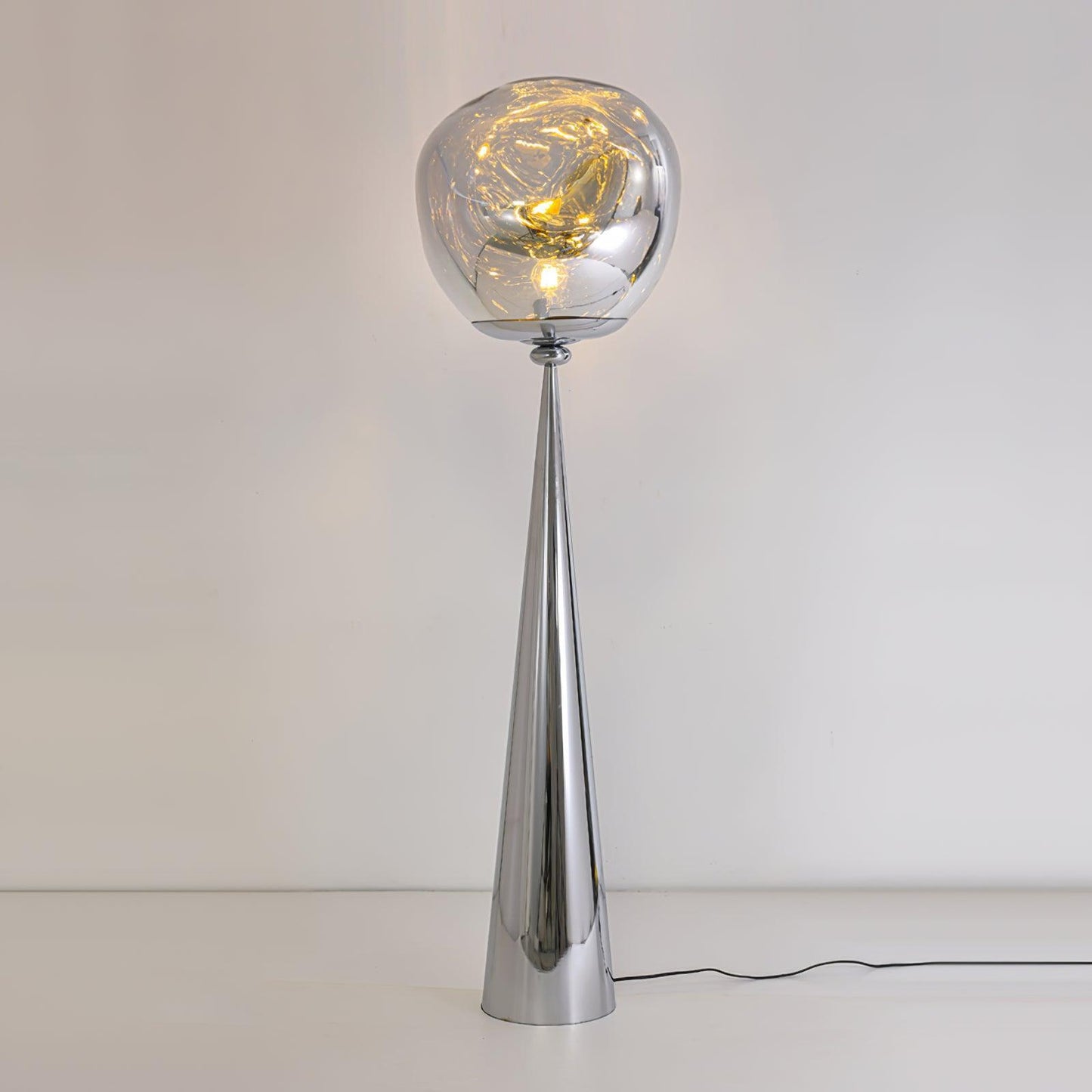 Cone Lava Floor Lamp ∅ 13.8″ x H 57.1″ / Dia 35cm x H 145cm / Chrome / US plug Floor lamp