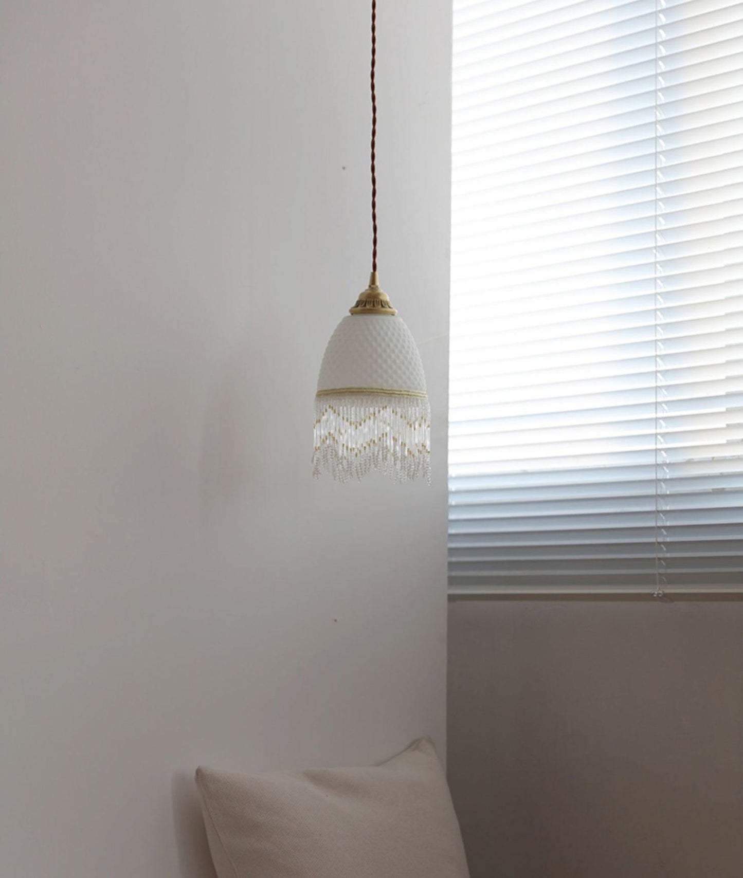 Mesh Tassel Glass Pendant Light ∅ 5.9″ x H 8.3″ / Dia 15cm x H 21cm / Brass + White Pendant light