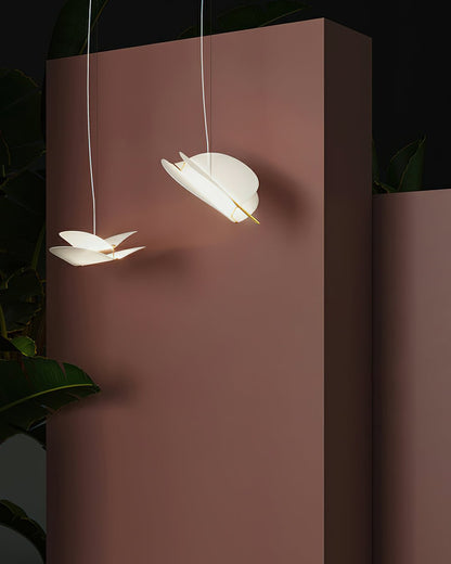 Moth Pendant Lamp ∅ 18.9″ x H 13.8″ / Dia 48cm x H 35cm / Gold & White Pendant light