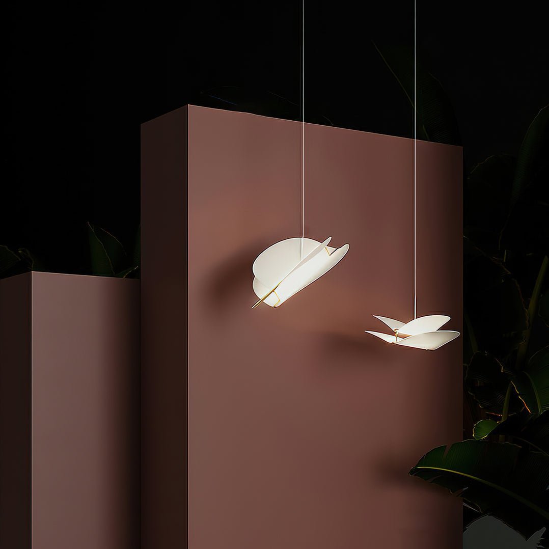 Moth Pendant Lamp ∅ 18.9″ x H 13.8″ / Dia 48cm x H 35cm / Gold & White Pendant light