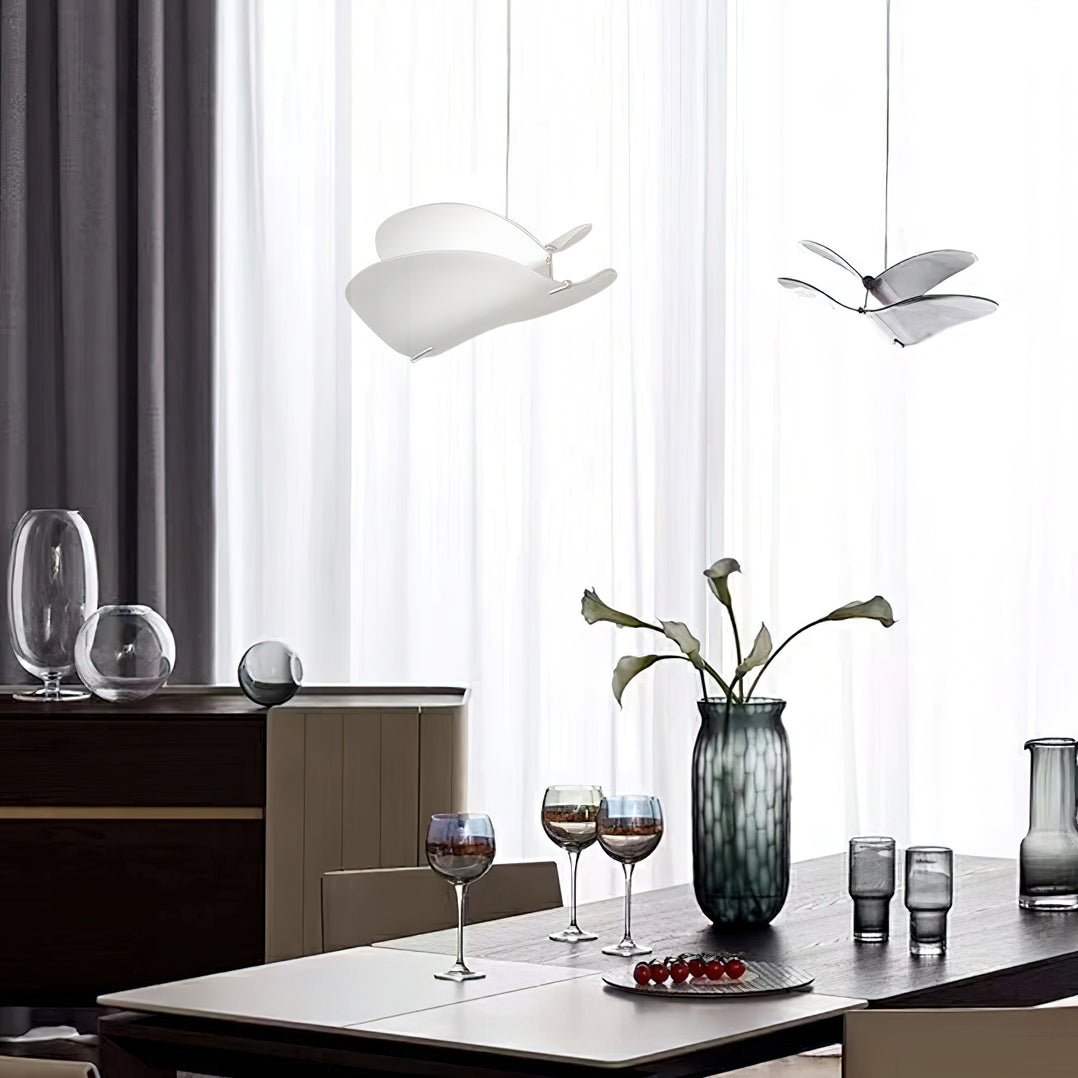 Moth Pendant Lamp ∅ 18.9″ x H 13.8″ / Dia 48cm x H 35cm / Gold & White Pendant light